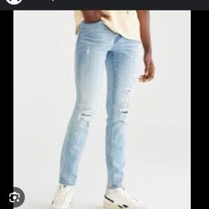 AERO  SLIM Straight Leg 32 Distressed Light Wash with stretch